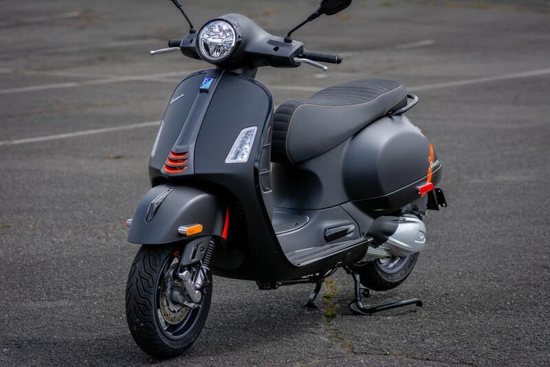 Vespa 300 GTS Fren Parçası Seçiminde Galfer Kalitesi ve Adlığ Otomotiv Güvencesi