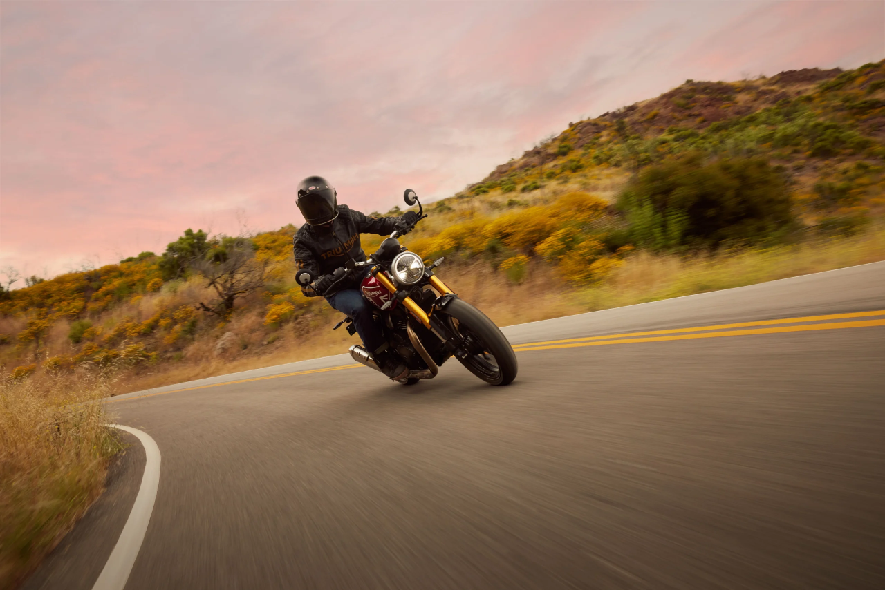 Triumph Speed 400 (2024): Kompakt Güç ve Doğru Yedek Parça Seçimi