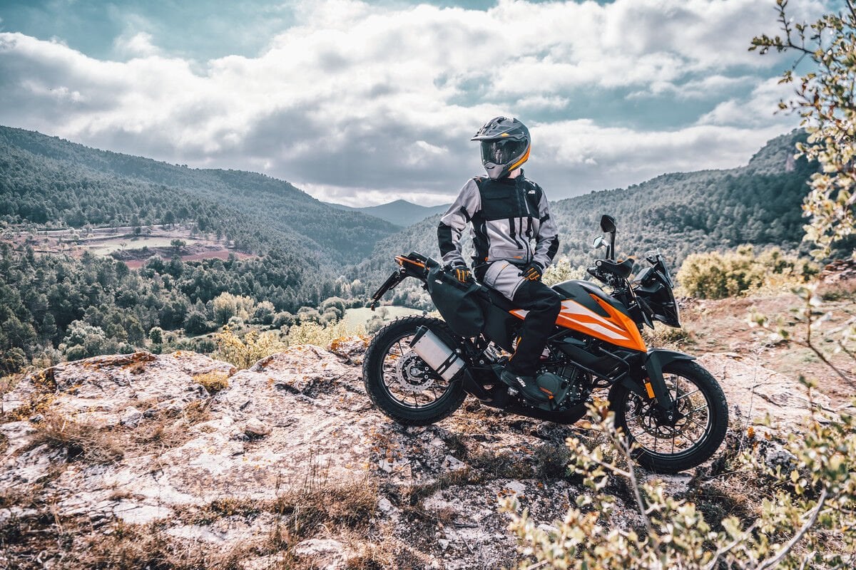 KTM 250 Adventure (2021 - ): Hafif Maceraperestlere Özel Seçenek