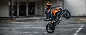 KTM 250 Duke ABS (2015 - ): Güvenli Performansın Anahtarı