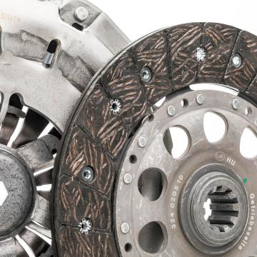 BMW 5 Serisi E39 528i Debriyaj Seti Rulmanlı Set M52 Motor 1998-2003 LUK